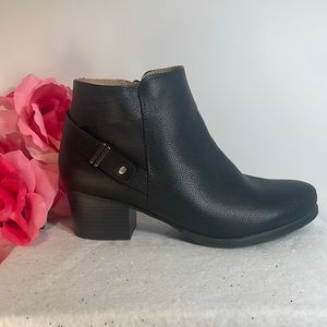 Naturalizer Soul Ankle boots 10/10W